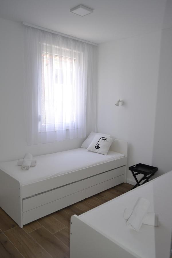 Villa Apartment Joel トロギール エクステリア 写真